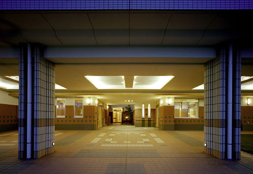 1階広場夜景